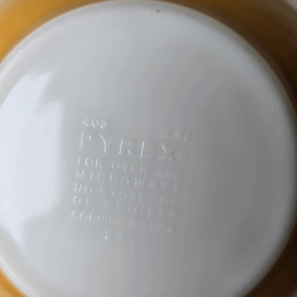 Pyrex Vintage Butterfly Gold 2-1/2 Qt Mixing Bowl‎ # 403